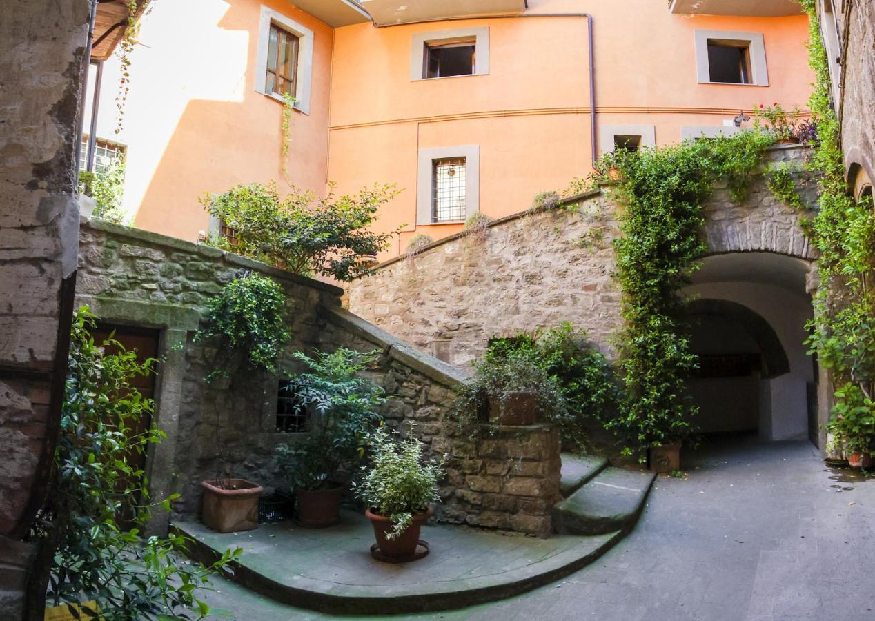 La Rosa Scarlatta Apartment Viterbo Exterior photo